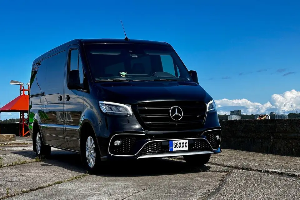 Mercedes-Benz Sprinter 66XXX on an international transfer