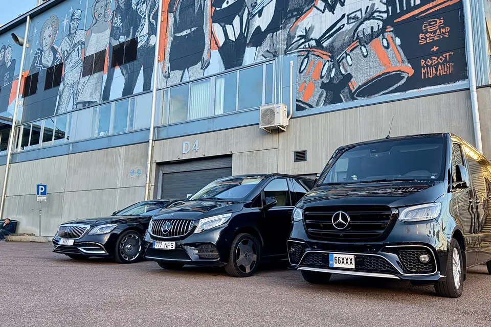 SoloTransfer Mercedes-Benz fleet on an artist transfer